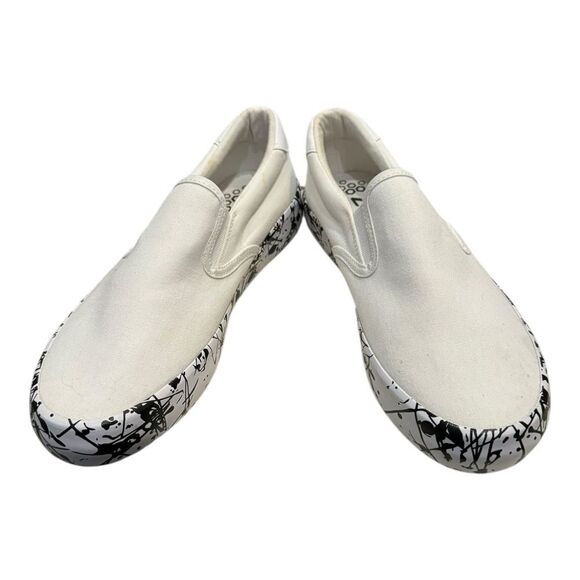 New Lugz Women's Clipper Classic White Black Slip-On Sneakers 8 - Picture 3 of 6